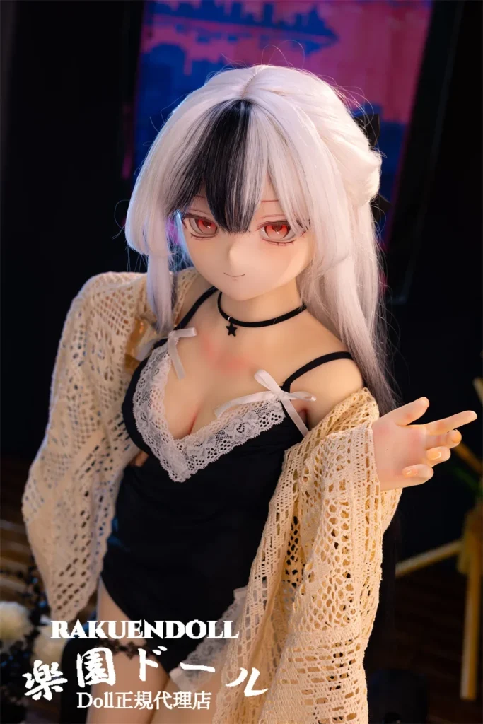 MW Girl(魔物姫) 千代子ヘッド 115cm バスト中 白髪×黒い前髪のフィギュア 赤瞳ラブドール 宣材写真のはビニールヘッド+シリコンボディ