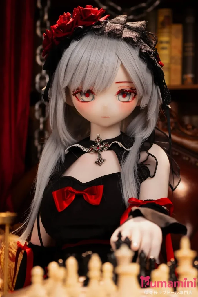 XYGO 141cm Cカップ斯嘉莉ヘッド ゴシックロリータ風 ラブドール 赤黒ドレス・銀髪・赤目美少女ドール ソフトビニールヘッド+TPEボディ